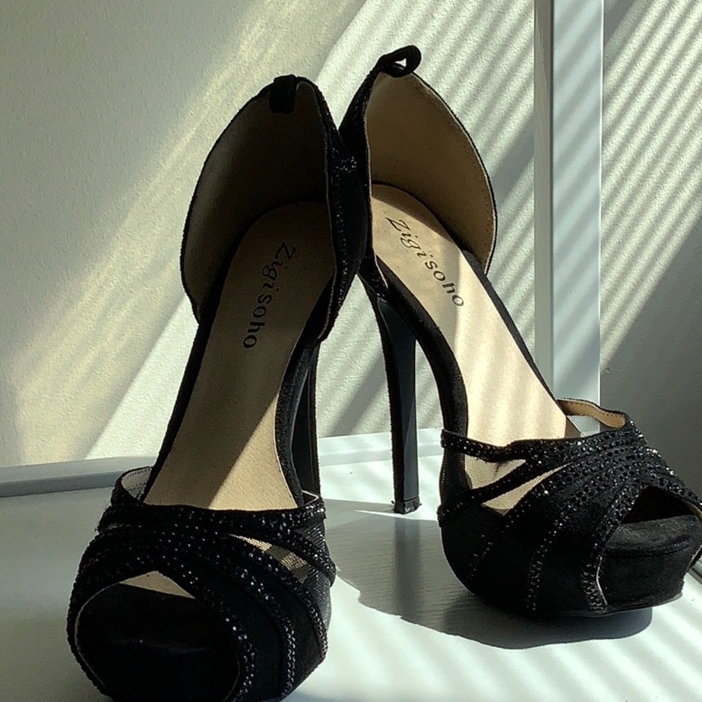 Black Stilettos Heels